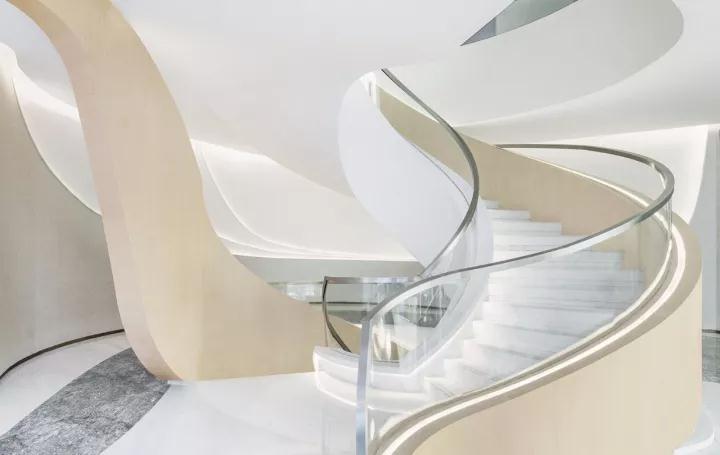 一個讓你仿若穿越時空的科技展廳，展示未來生活形態插圖(3)