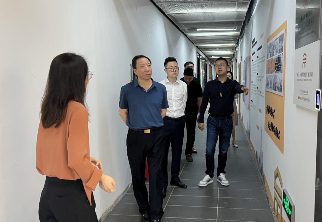 深圳市企業(yè)聯合會康永魁執(zhí)行會長一行蒞臨巖星指導交流插圖(1) 圖片